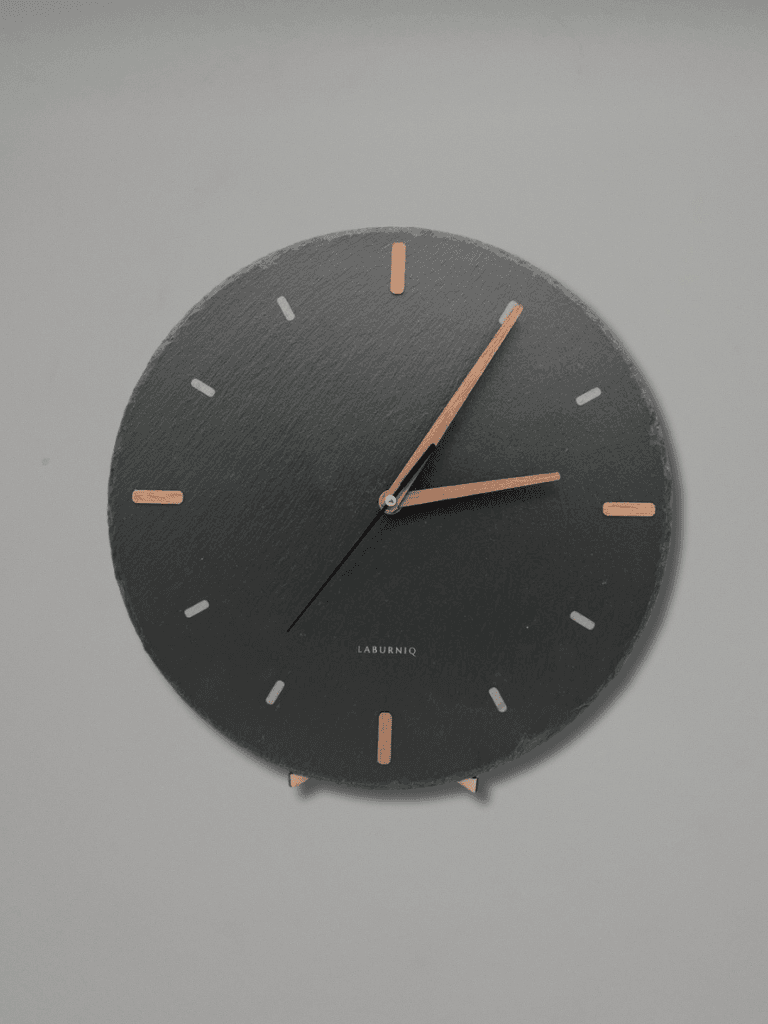 Designer Uhr Nuss 1